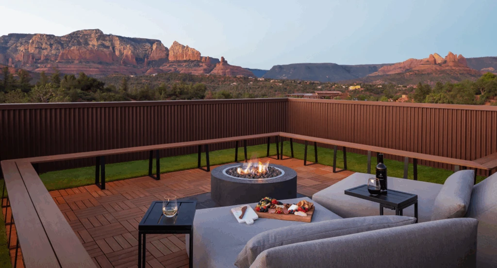 A rooftop lounge overlooking the Sedona red rocks at Ambiente