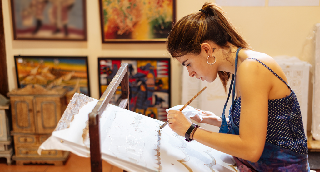 A young artist at work in Sedona